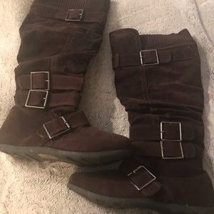 Brown boots with buckle